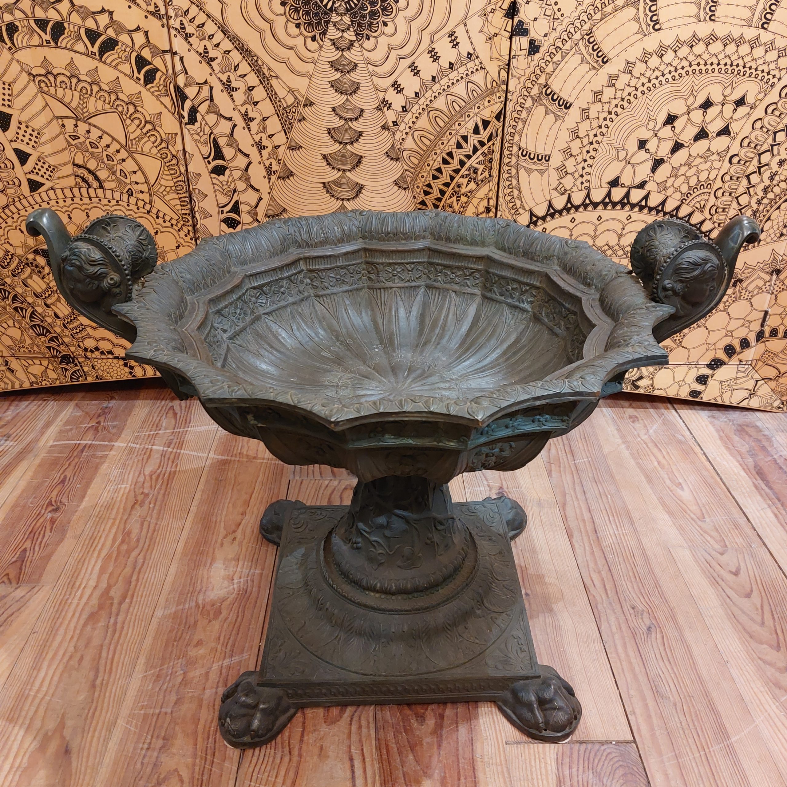 Vasque en bronze, Italie 19e siècle